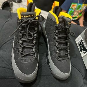 Air Jordan 9 retro gs size 5.5